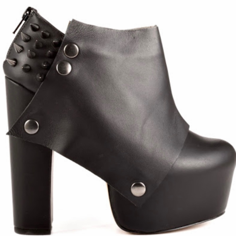 Elly Clay Black Missy Spiked Platform Boot Size 5